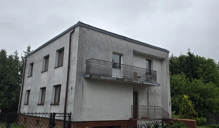 dom wolnostojący, 11 pokoi Janowiec Kościelny