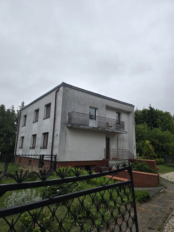 dom wolnostojący, 11 pokoi Janowiec Kościelny. Zdjęcie 1