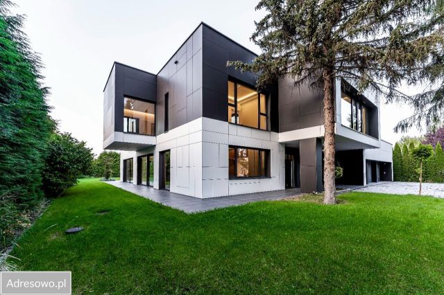 dom wolnostojący, 8 pokoi Konstancin-Jeziorna. Zdjęcie 1