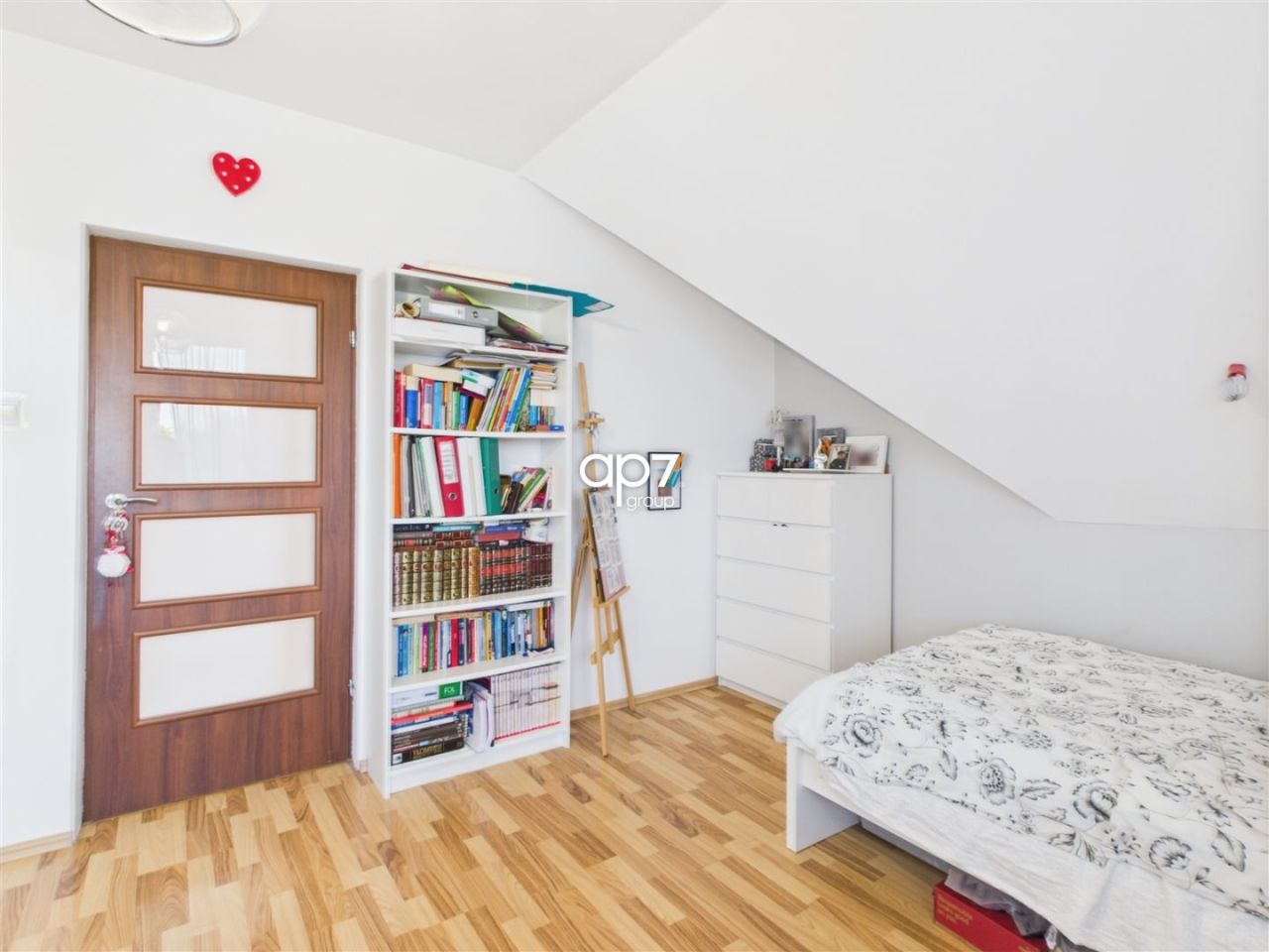 dom wolnostojący, 6 pokoi Karniowice. Zdjęcie 14