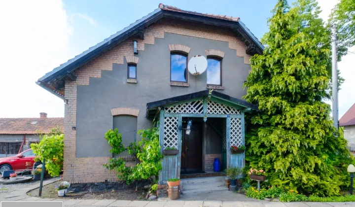 dom wolnostojący, 8 pokoi Kobylin, ul. Kolejowa