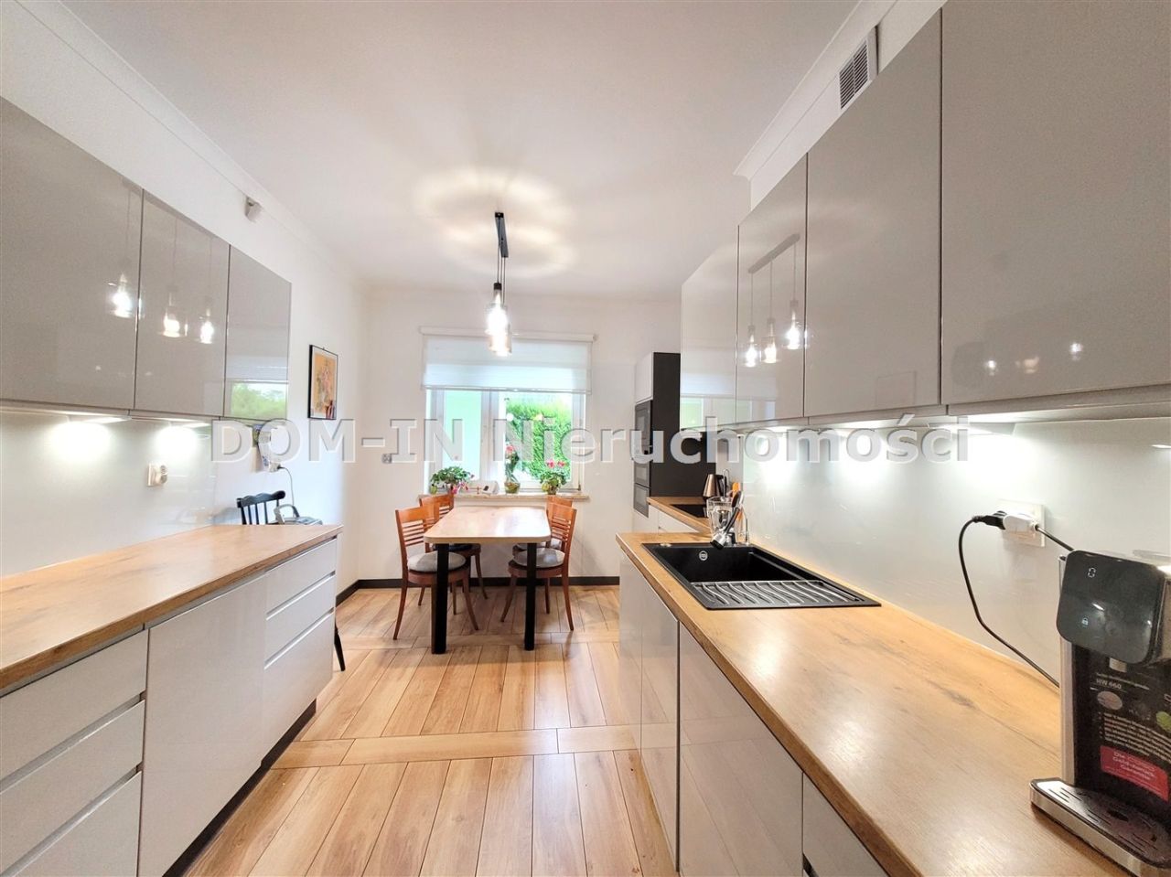 dom wolnostojący, 7 pokoi Strumień. Zdjęcie 2