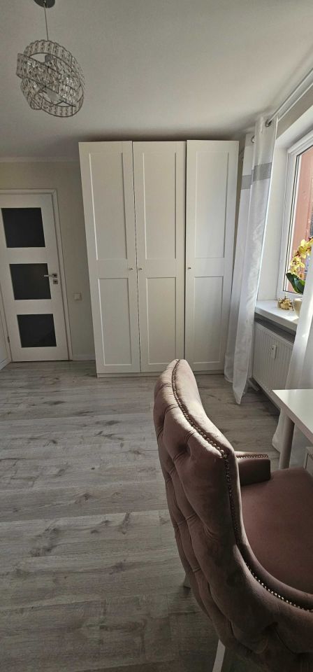 Mieszkanie 4-pokojowe Poręba. Zdjęcie 2