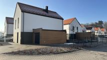 dom wolnostojący, 5 pokoi Tyniec Mały, ul. Brzoskwiniowa. Zdjęcie 2