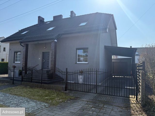 dom wolnostojący, 6 pokoi Lubliniec. Zdjęcie 1