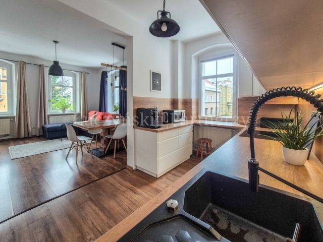 Mieszkanie 3-pokojowe Jelenia Góra. Zdjęcie 8