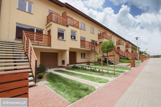 dom szeregowy, 4 pokoje Świebodzice Osiedle Piastowskie, ul. Królowej Elżbiety. Zdjęcie 1