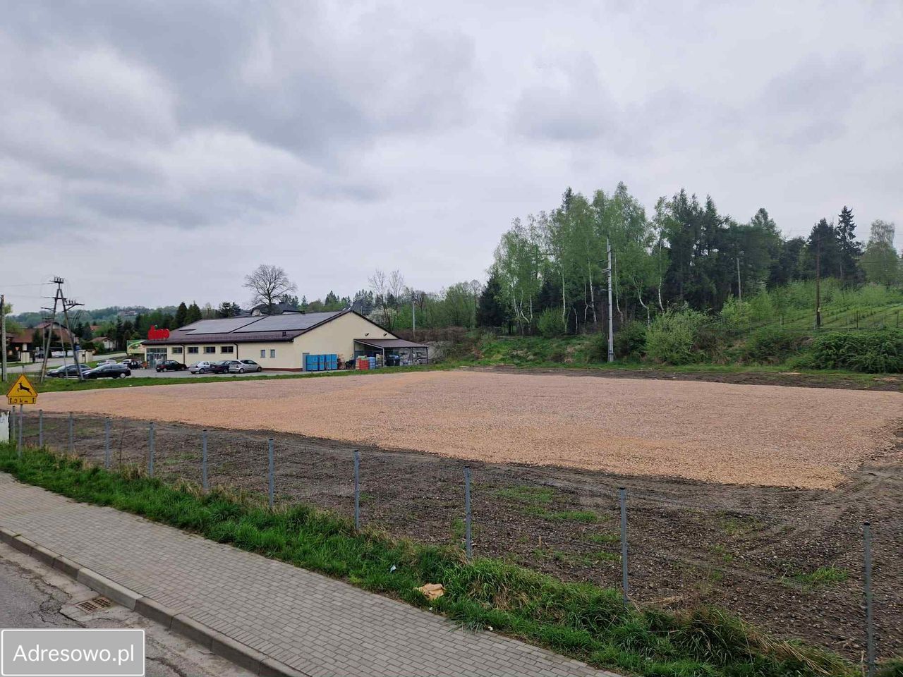 Działka inwestycyjna Leńcze