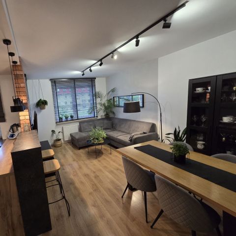 Mieszkanie 3-pokojowe Turka. Zdjęcie 1