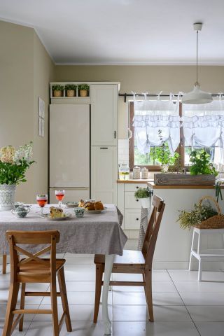 dom wolnostojący, 4 pokoje Tworzyjanów. Zdjęcie 5