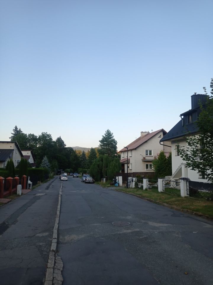 dom wolnostojący Międzylesie, ul. Pionierów. Zdjęcie 2