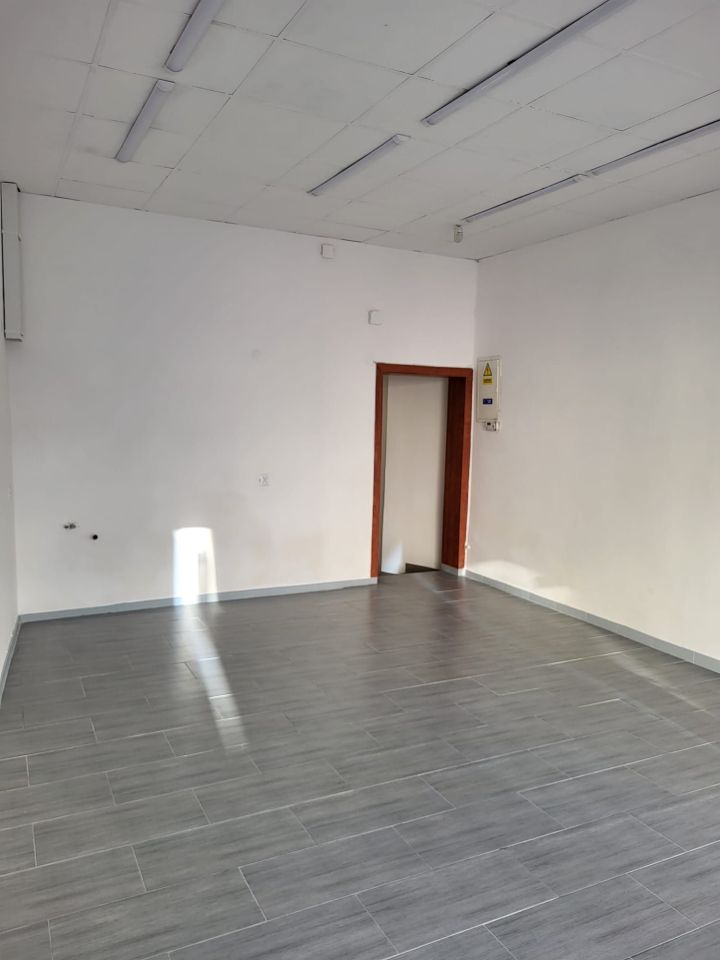 Lokal Otmuchów, rynek Rynek. Zdjęcie 4