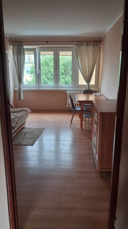 Mieszkanie 2-pokojowe Konin Czarków, ul. 11 Listopada 4   V osiedle. Zdjęcie 1