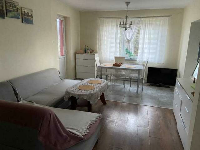 dom wolnostojący, 6 pokoi Rożny. Zdjęcie 3