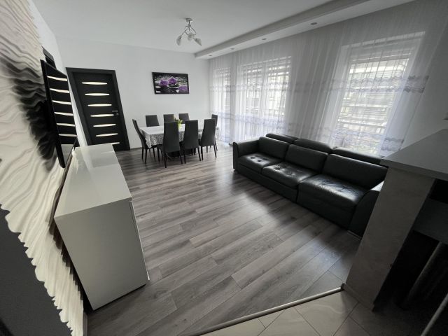 Mieszkanie 3-pokojowe Nowy Dwór Mazowiecki Osiedle Młodych, ul. Dębowa. Zdjęcie 1