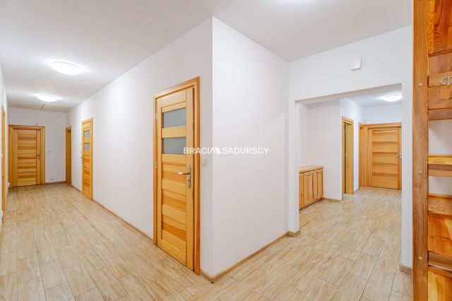 dom wolnostojący, 5 pokoi Łomna. Zdjęcie 17