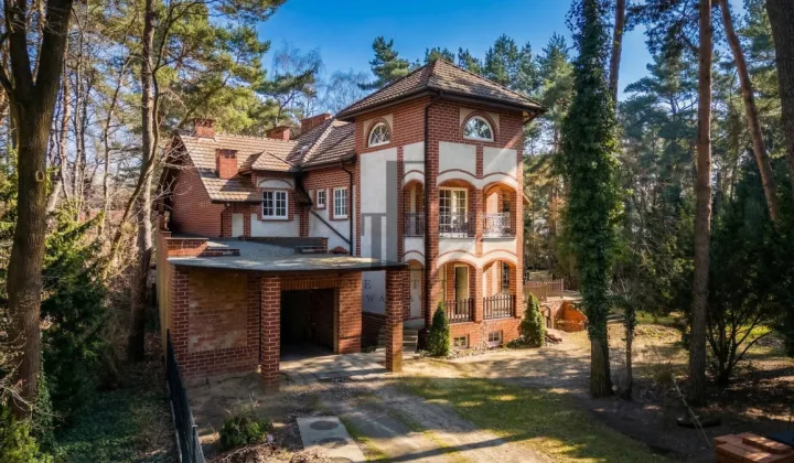 dom wolnostojący, 9 pokoi Podkowa Leśna