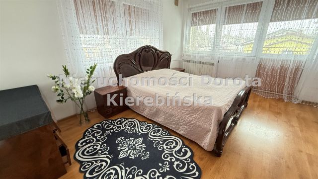 dom wolnostojący, 10 pokoi Tomaszów Mazowiecki. Zdjęcie 2