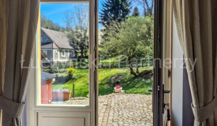 dom wolnostojący, 10 pokoi Dębowy Gaj