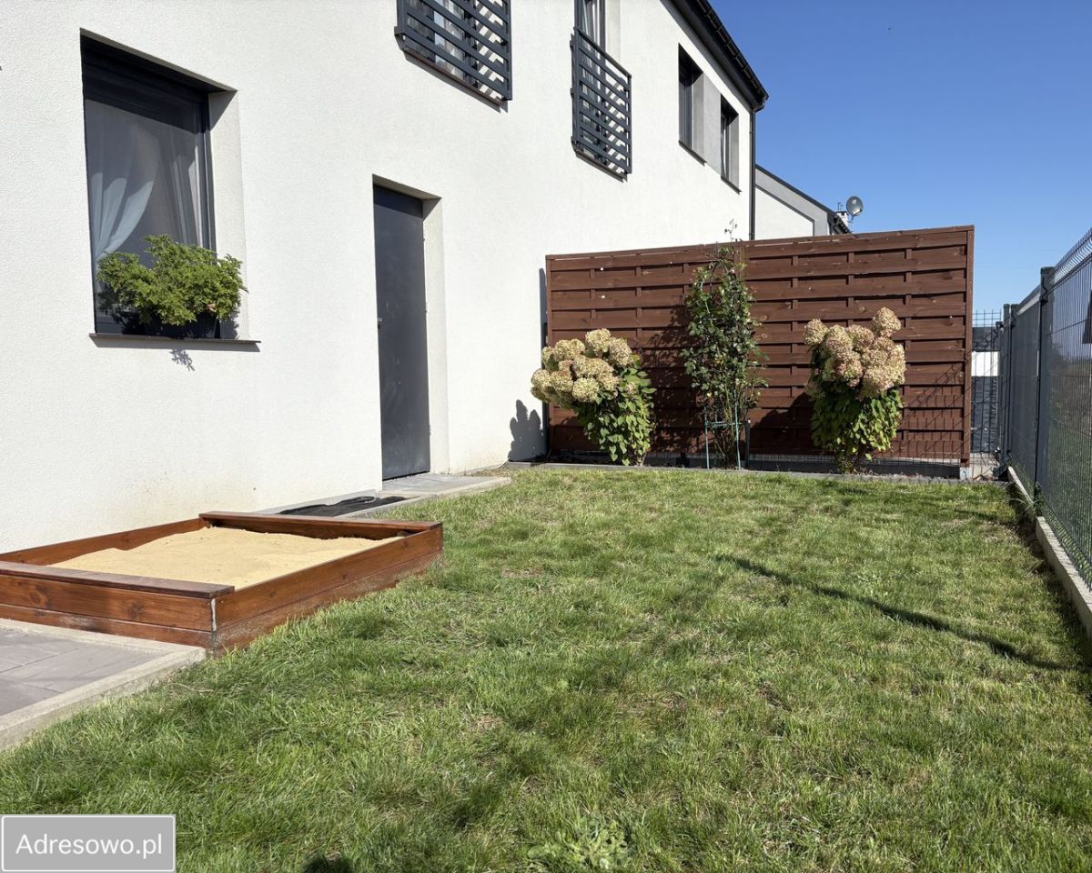 dom szeregowy, 4 pokoje Ratowice. Zdjęcie 9