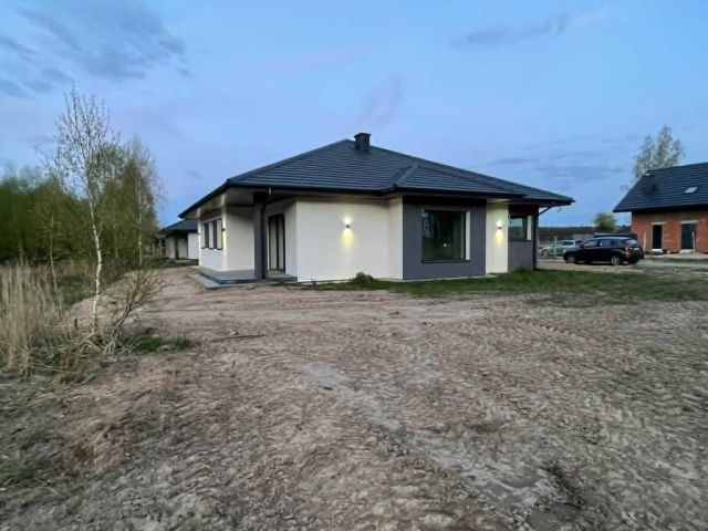dom wolnostojący, 4 pokoje Uszczyn, ul. Zielona. Zdjęcie 1