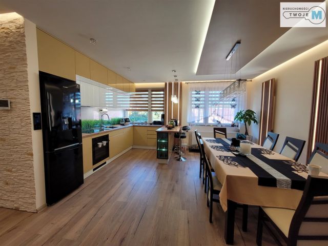 dom wolnostojący, 8 pokoi Jędrzejów, ul. 3 Maja. Zdjęcie 1