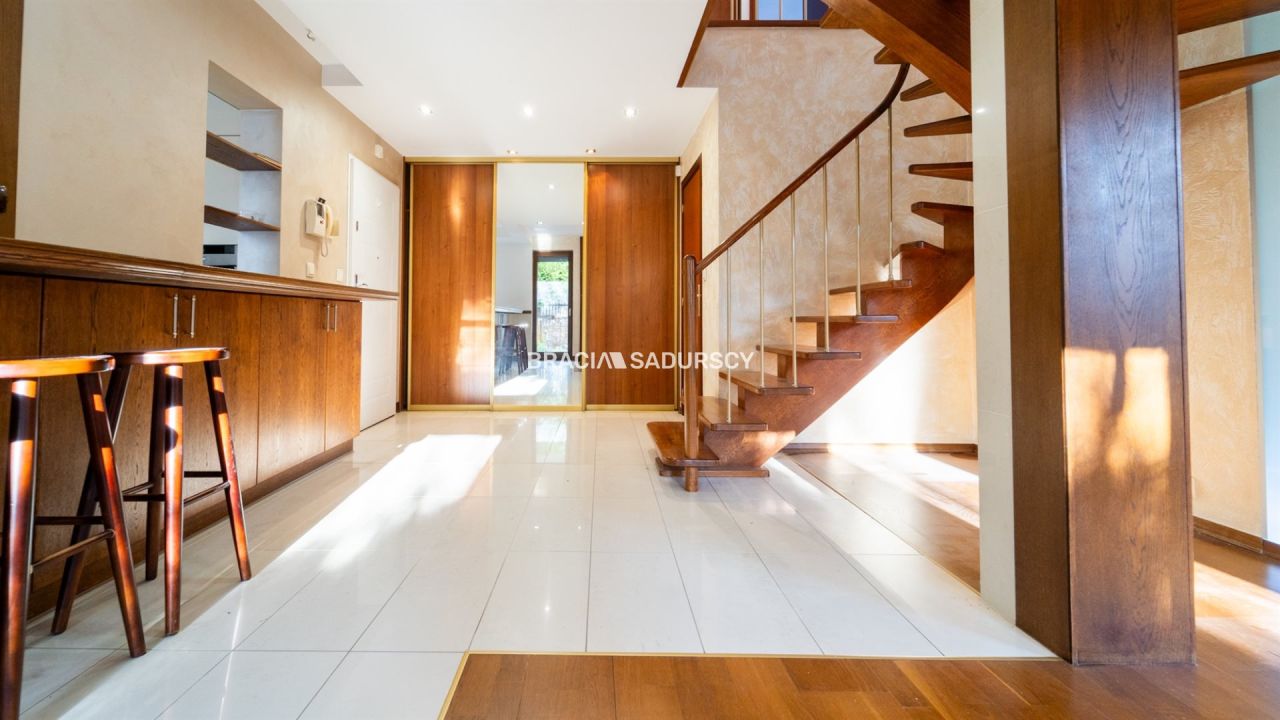 dom szeregowy, 5 pokoi Kraków Zwierzyniec, ul. Brzegowa. Zdjęcie 2