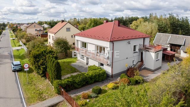 dom wolnostojący, 6 pokoi Radłów. Zdjęcie 3