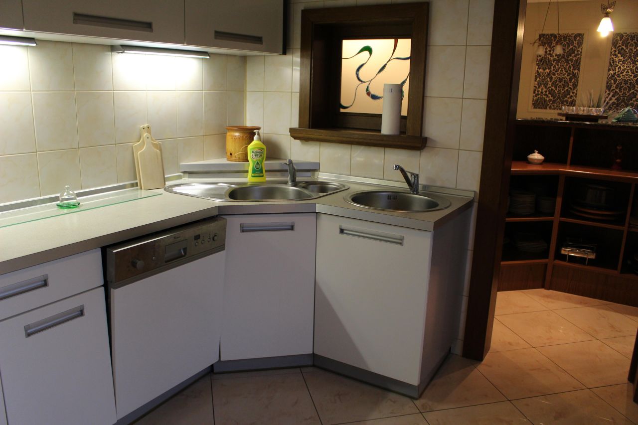 dom wolnostojący, 12 pokoi Wołczyn, ul. Dworcowa. Zdjęcie 4