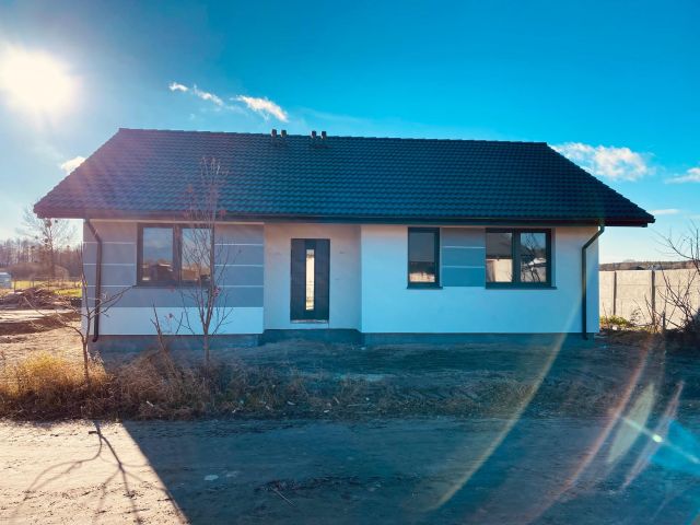 dom wolnostojący, 3 pokoje Załachowo. Zdjęcie 1