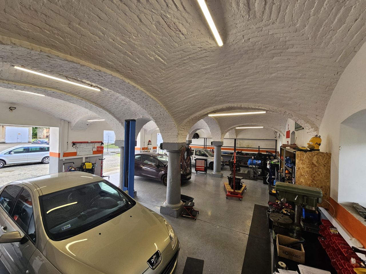 dom wolnostojący, 10 pokoi Stoszowice. Zdjęcie 18