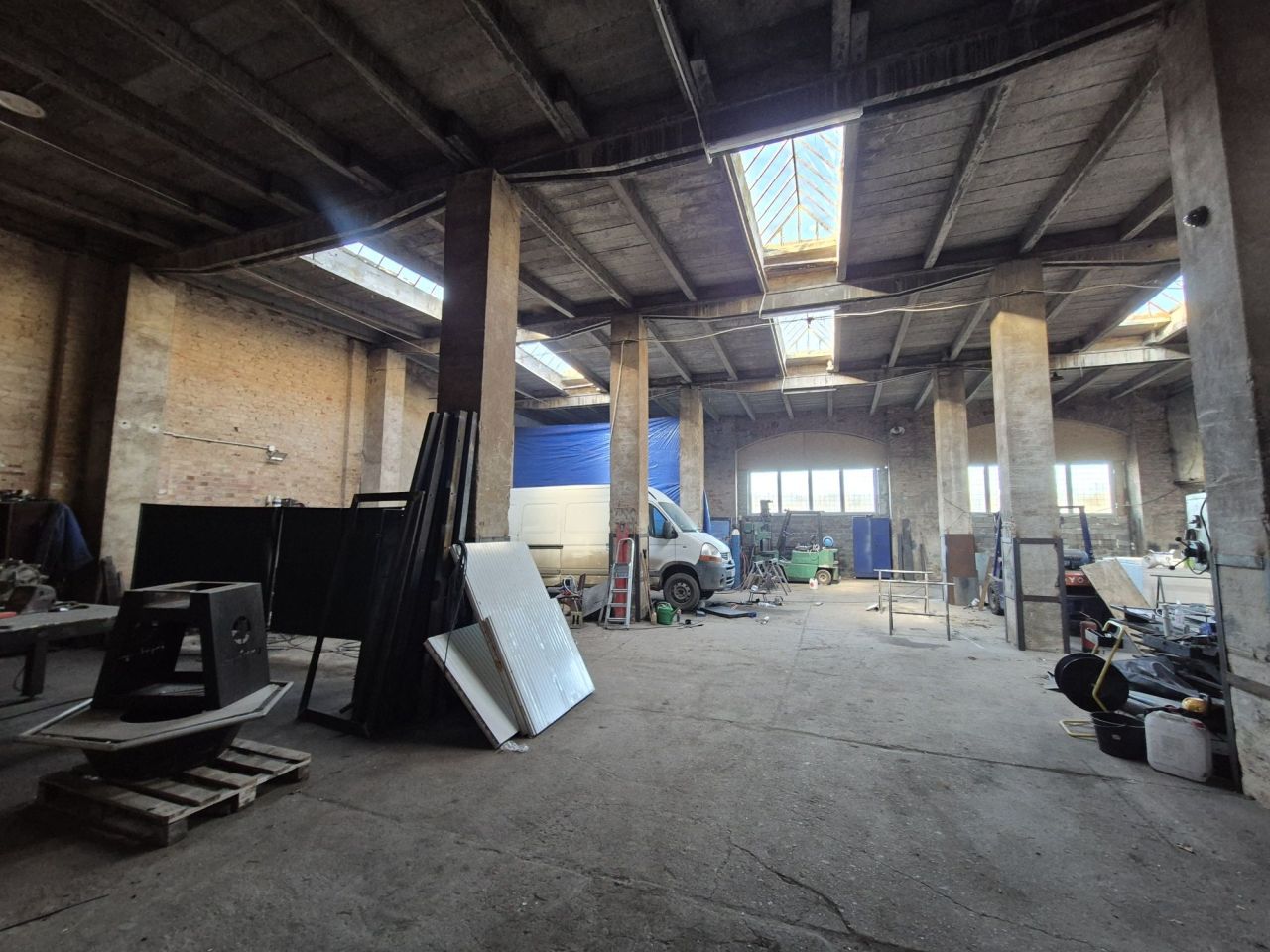 Hala/magazyn Żelazna