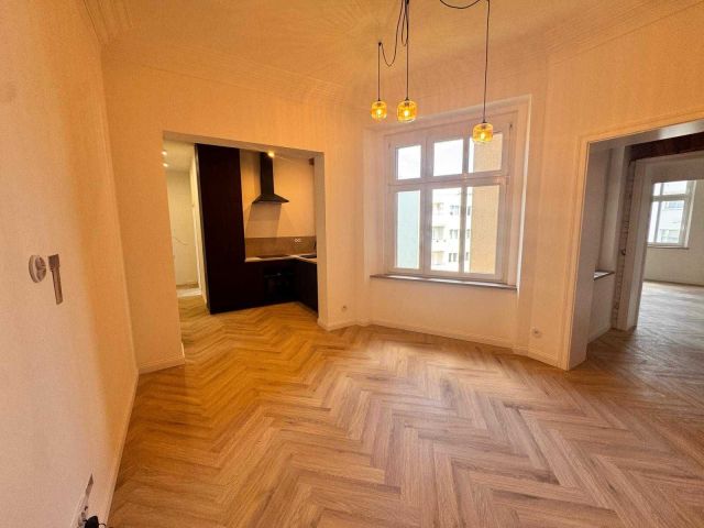 Mieszkanie 3-pokojowe Świdnica Centrum, ul. Księcia Bolka Świdnickiego. Zdjęcie 1