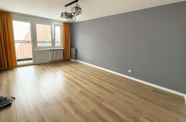 Mieszkanie 3-pokojowe Łódź Widzew, ul. Beli Bartoka. Zdjęcie 1