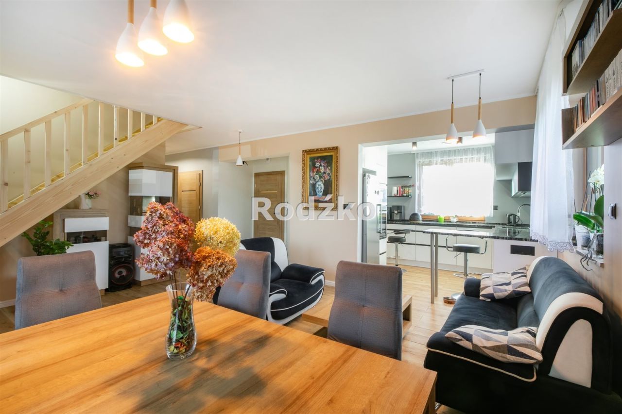 dom wolnostojący, 4 pokoje Rzywno. Zdjęcie 5