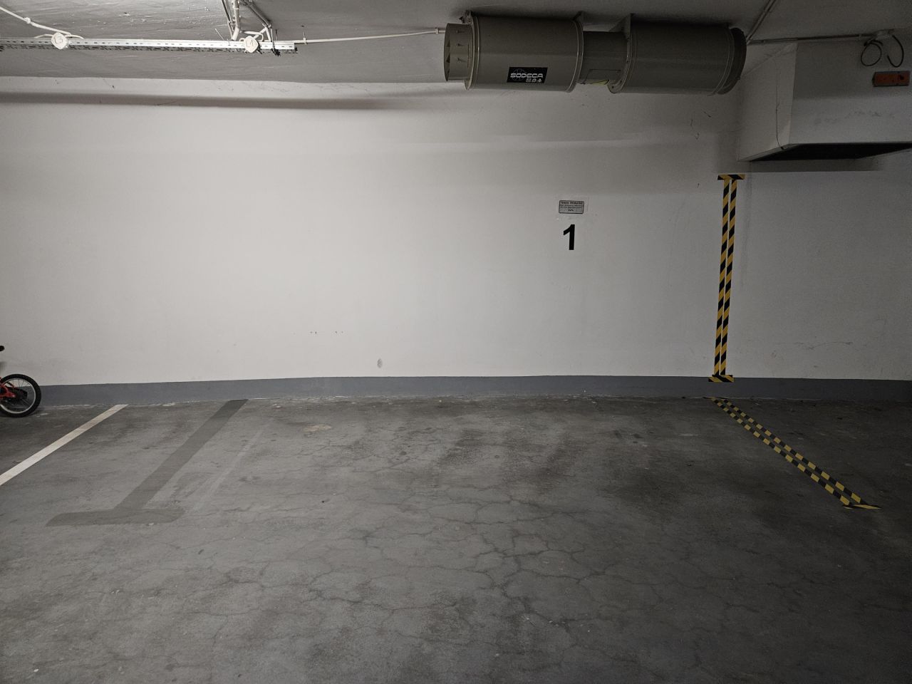 Garaż/miejsce parkingowe Kraków Dębniki, ul. Lubostroń. Zdjęcie 4