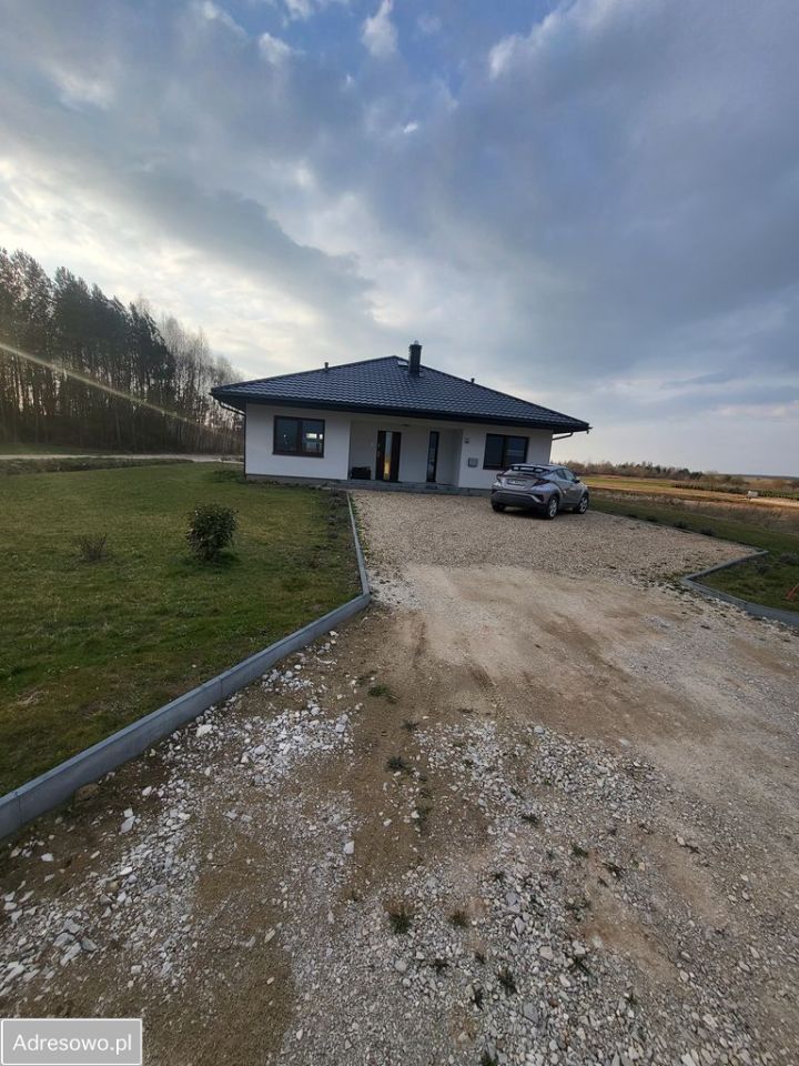 dom wolnostojący, 3 pokoje Obice. Zdjęcie 9