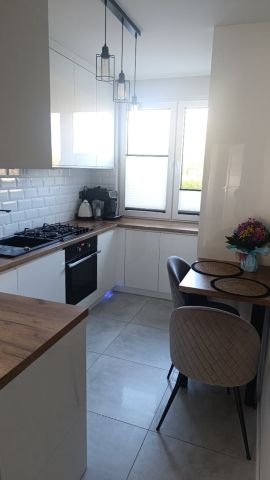 Mieszkanie 3-pokojowe Stara Wieś. Zdjęcie 1