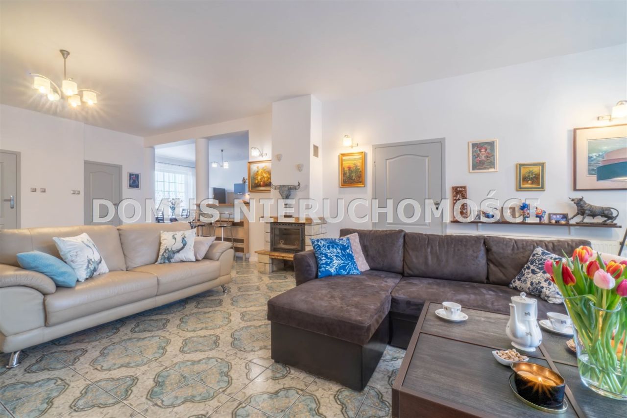 dom wolnostojący, 4 pokoje Brzeziny, ul. Polna. Zdjęcie 3