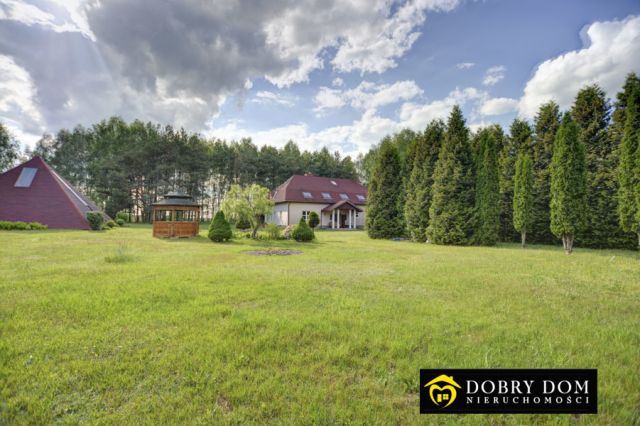 dom wolnostojący, 11 pokoi Kaniuki. Zdjęcie 14