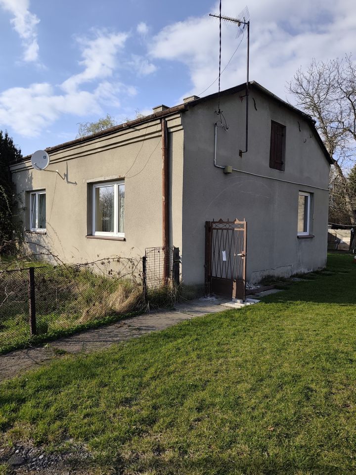 dom wolnostojący, 4 pokoje Radomsko Zakrzówek, ul. Szarych Szeregów. Zdjęcie 4