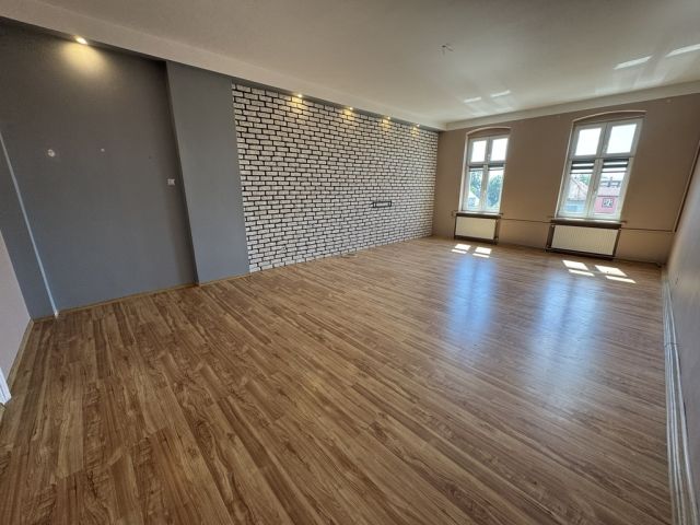 Mieszkanie 3-pokojowe Kłodzko, ul. Tadeusza Kościuszki. Zdjęcie 1