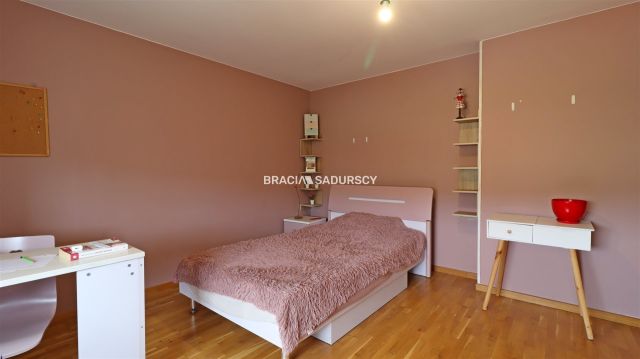 dom wolnostojący, 11 pokoi Sułkowice. Zdjęcie 32