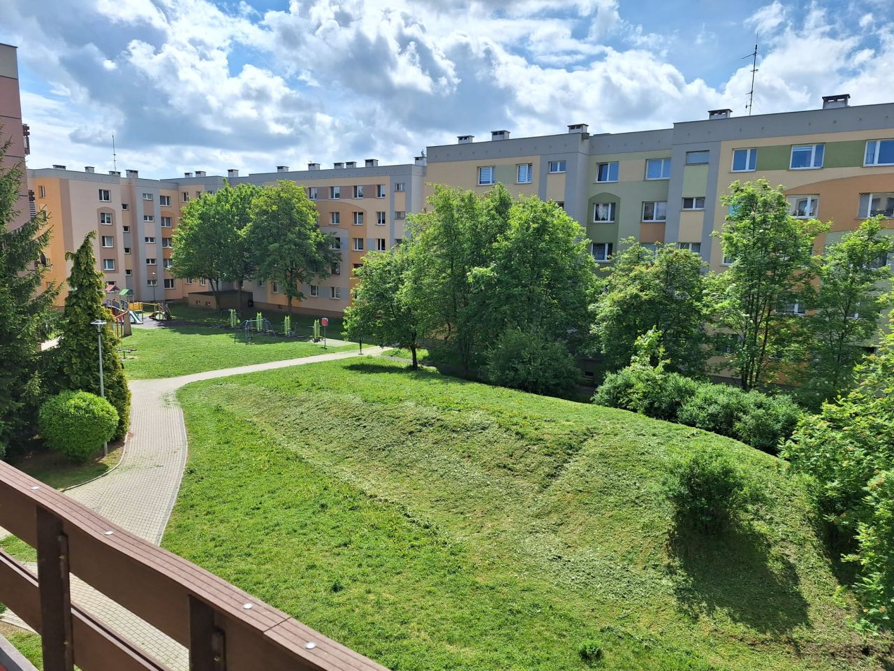 Mieszkanie 3-pokojowe Legnica Piekary Wielkie, ul. Ksawerego Pruszyńskiego. Zdjęcie 2
