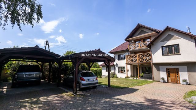dom wolnostojący, 8 pokoi Kraków Swoszowice, ul. Jeździecka. Zdjęcie 1