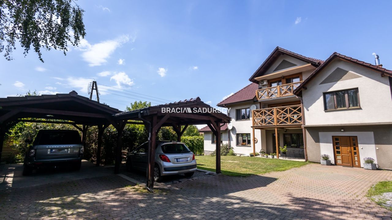 dom wolnostojący, 8 pokoi Kraków Swoszowice, ul. Jeździecka