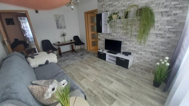 Mieszkanie 3-pokojowe Mrągowo Centrum, os. Brzozowe. Zdjęcie 1