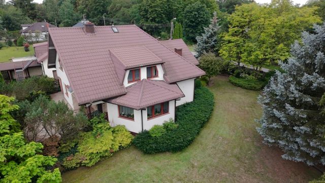 dom wolnostojący, 6 pokoi Złotokłos. Zdjęcie 2