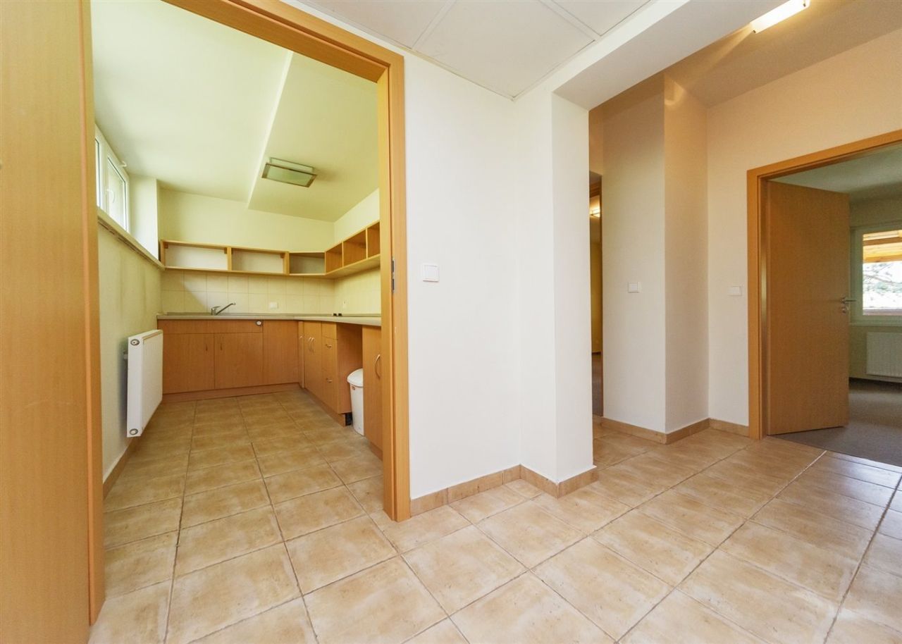 Biuro Bielsko-Biała Olszówka Górna, al. Armii Krajowej. Zdjęcie 17