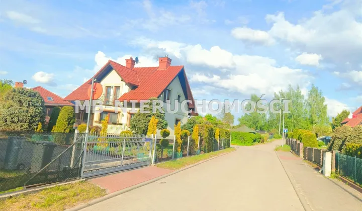 dom wolnostojący, 4 pokoje Olsztynek
